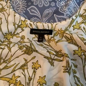 Price DROP BR Yellow Floral Top NWOT!